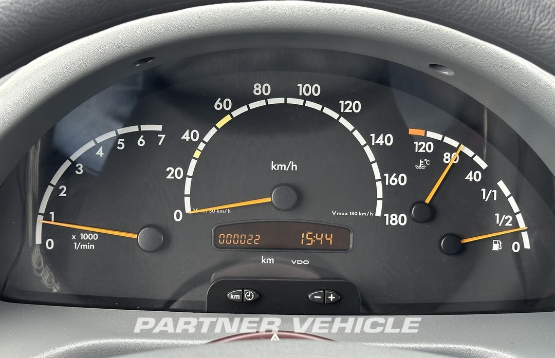 frontLeft : Mercedes 208 CDI Podwozie