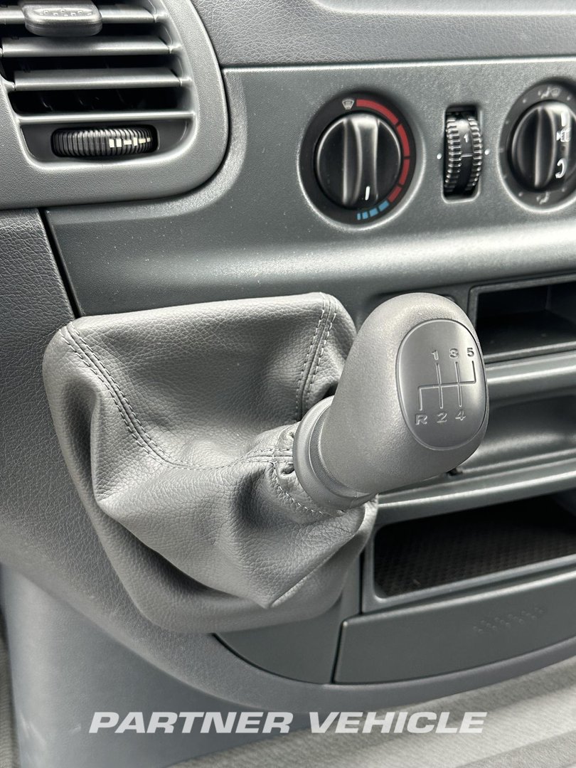 frontLeft : Mercedes 208 CDI Podwozie