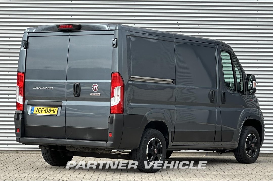 frontLeft : Fiat Ducato 120PK Suljettu pakettiauto