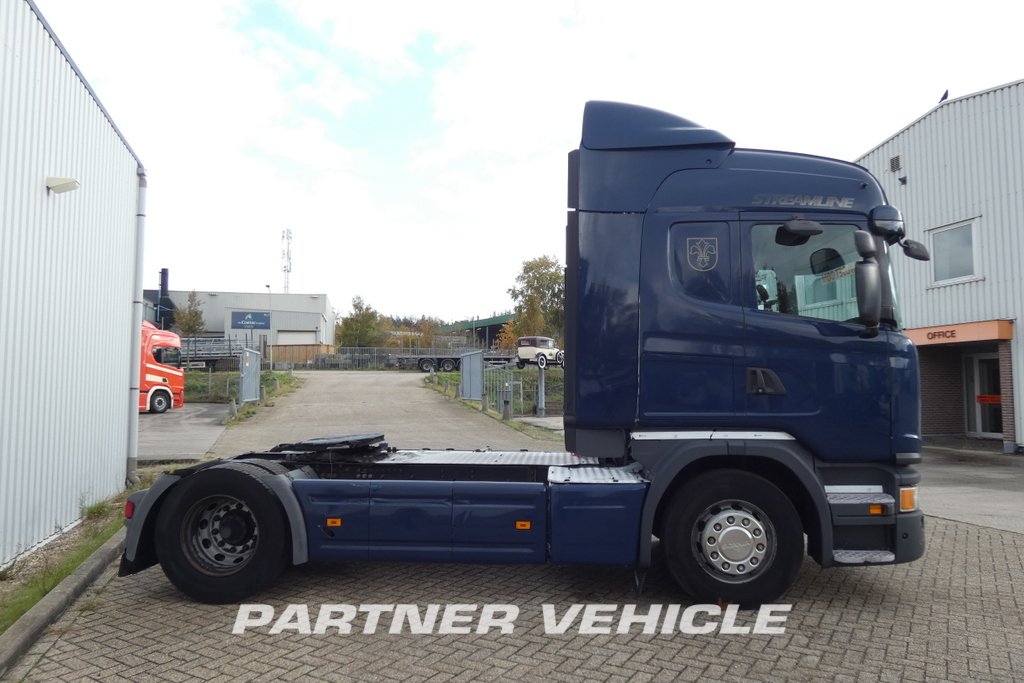 frontLeft : Scania G320 Trekkvogn