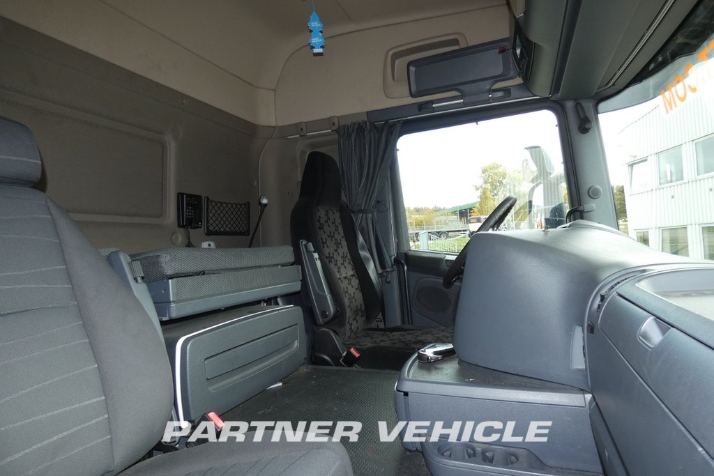 frontLeft : Scania G320 Trekkvogn
