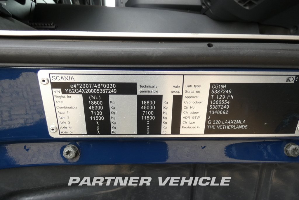 frontLeft : Scania G320 Trekkvogn