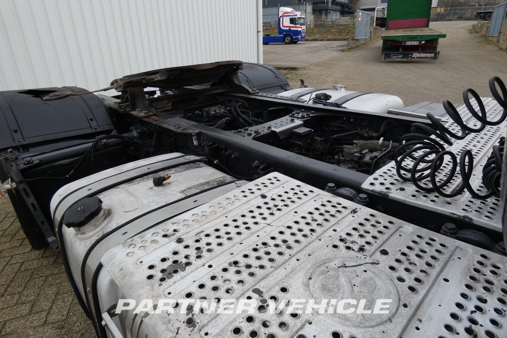frontLeft : Mercedes Actros 1851 Tractor