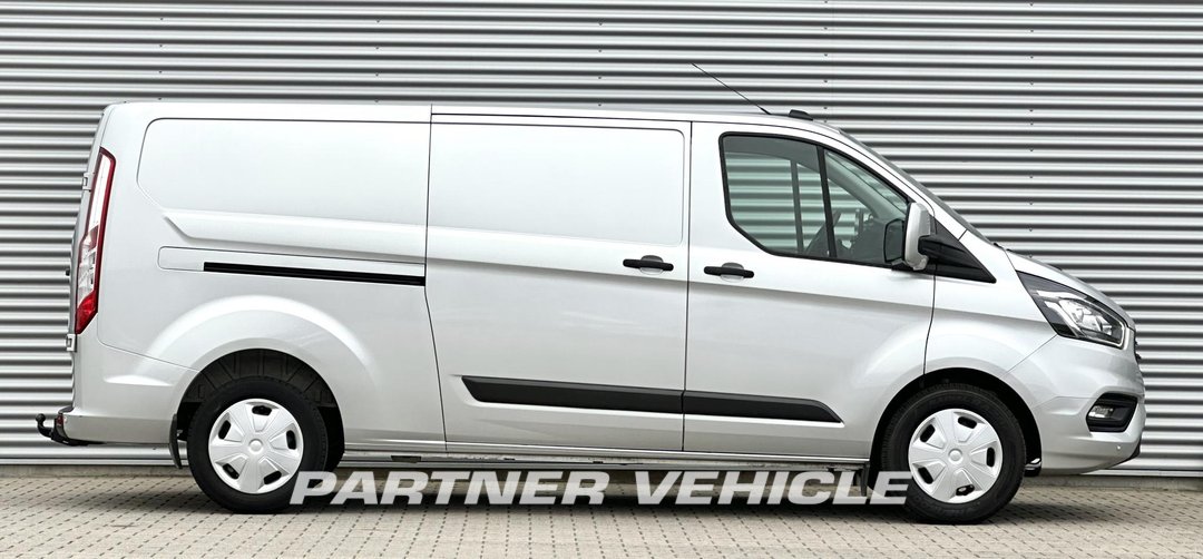 frontLeft : Ford Transit Custom  130PK Furgão