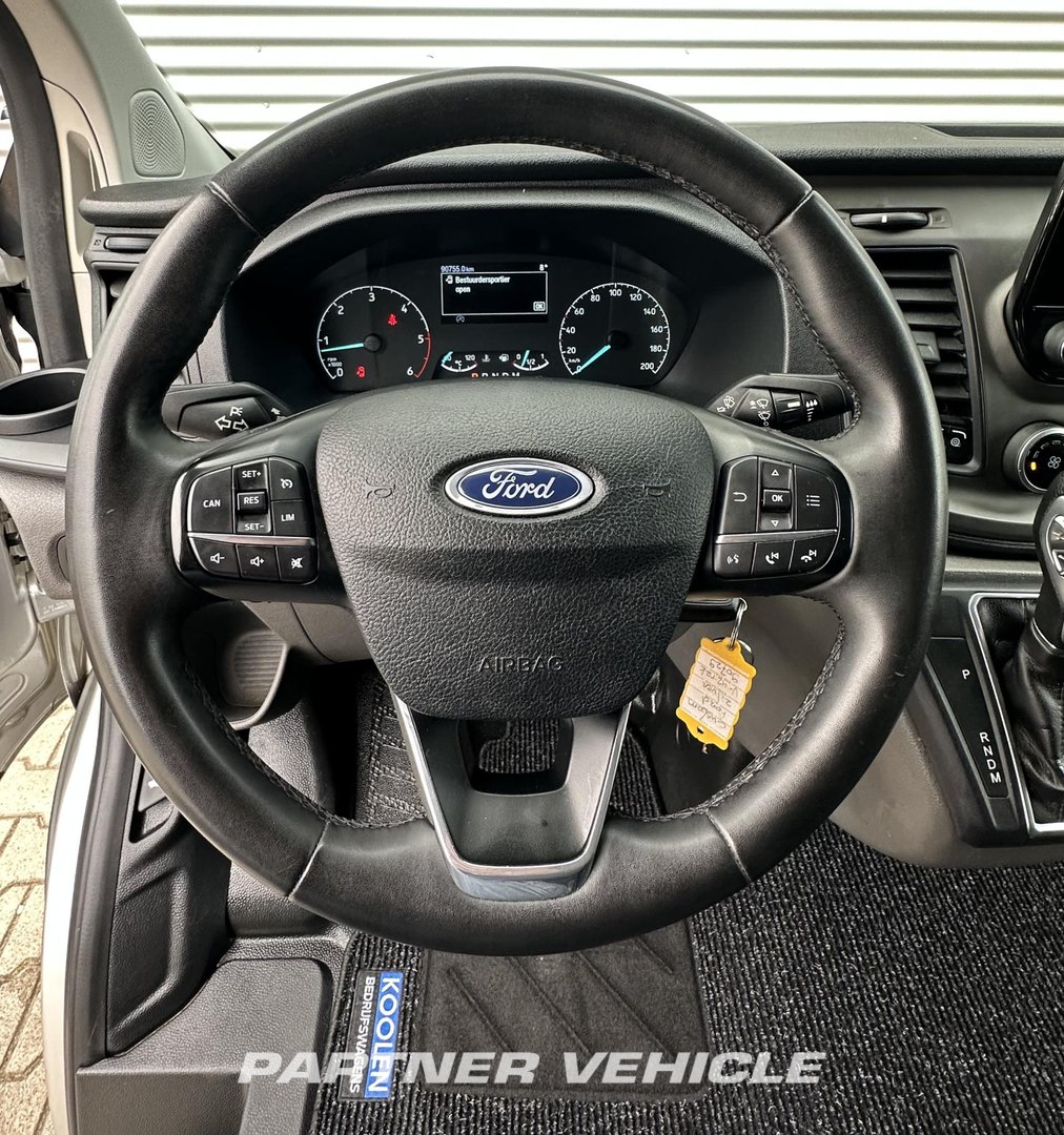 frontLeft : Ford Transit Custom  130PK Furgão