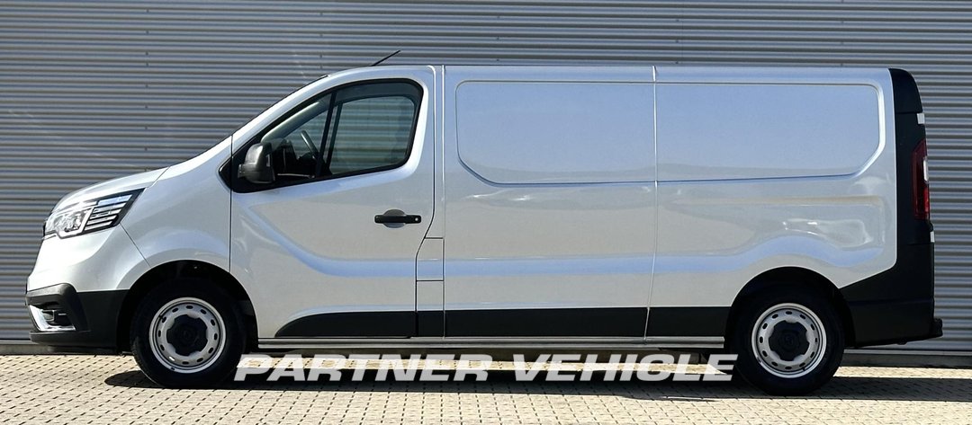 frontLeft : Renault Trafic 130pk Fourgon utilitaire