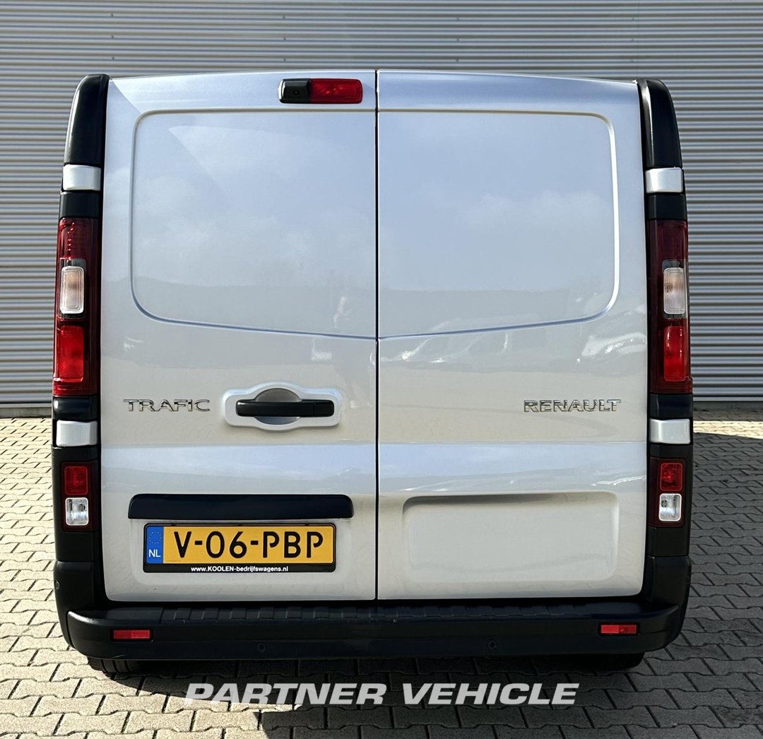 frontLeft : Renault Trafic 130pk Fourgon utilitaire