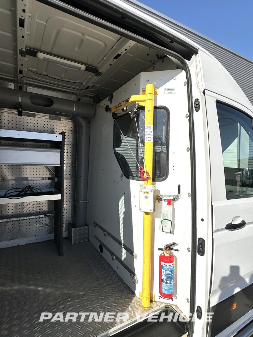 frontLeft : Volkswagen Crafter 140pk Kastenwagen