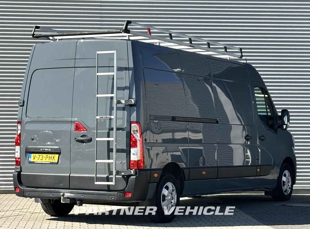 frontLeft : Renault Master 180PK Gesloten bestelwagen