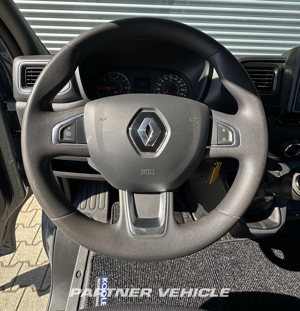 frontLeft : Renault Master 180PK Gesloten bestelwagen