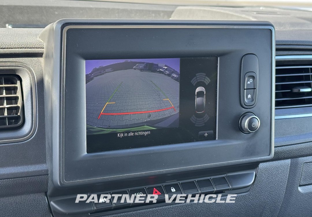 frontLeft : Renault Master 180PK Gesloten bestelwagen
