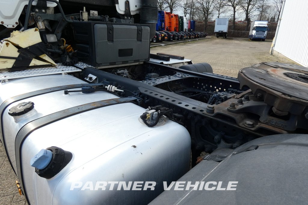 frontLeft : Mercedes Actros 1845 Cap tractor
