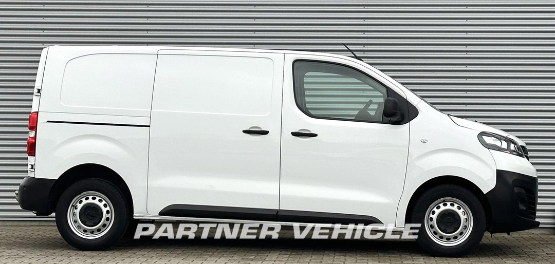 frontLeft : Opel Vivaro 120PK Suljettu pakettiauto