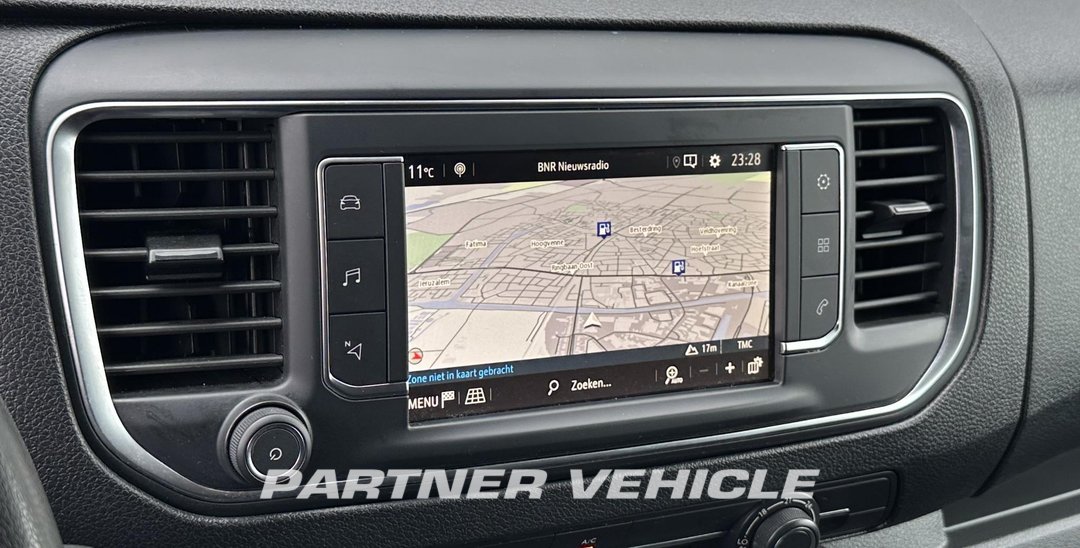 frontLeft : Opel Vivaro 120PK Suljettu pakettiauto