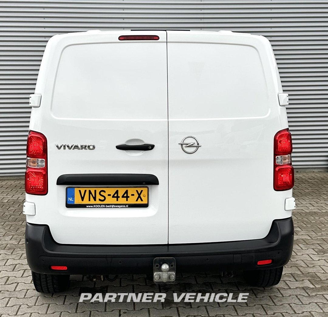 frontLeft : Opel Vivaro 120PK Suljettu pakettiauto