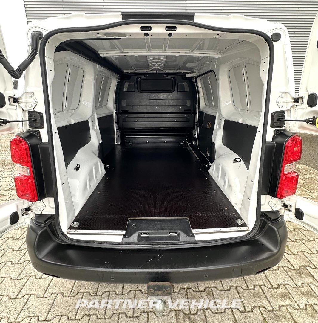 frontLeft : Opel Vivaro 120PK Suljettu pakettiauto