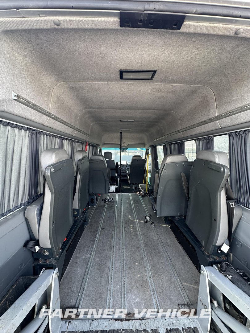 frontLeft : Mercedes Sprinter 308  CDI Transport wózków inwalidzkich