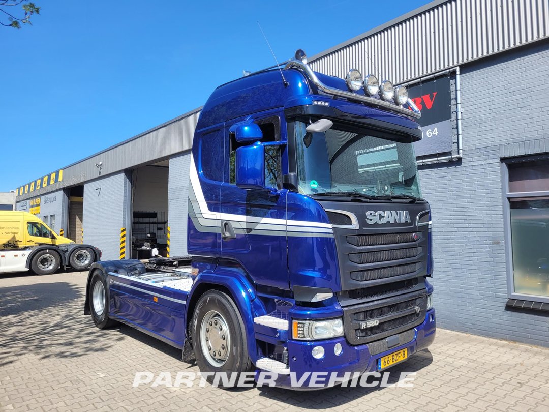frontLeft : Scania R580 Tractor Unit