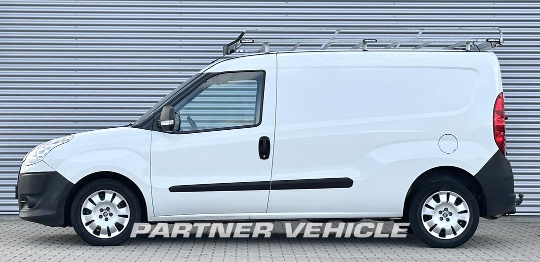 frontLeft : Fiat 1.4 T-jet CNG/Benzine Kastenwagen