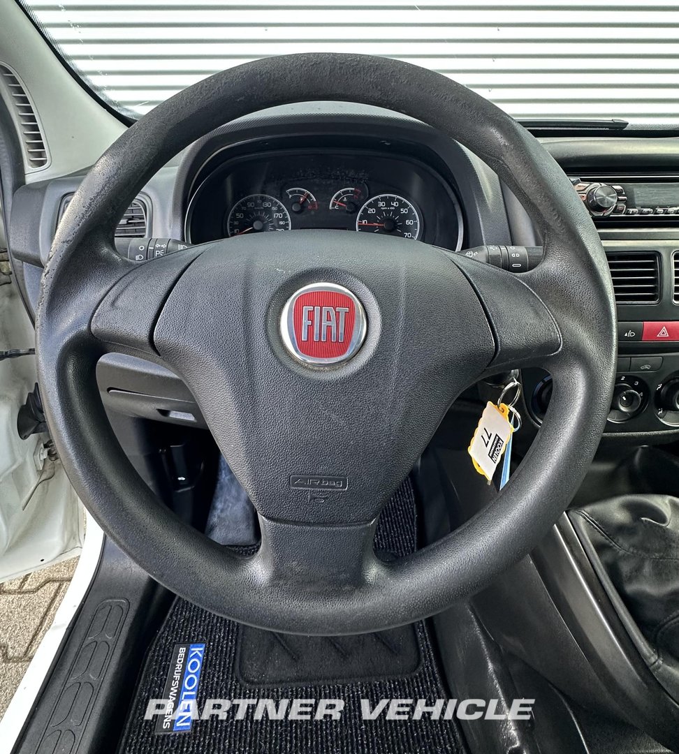 frontLeft : Fiat 1.4 T-jet CNG/Benzine Kastenwagen