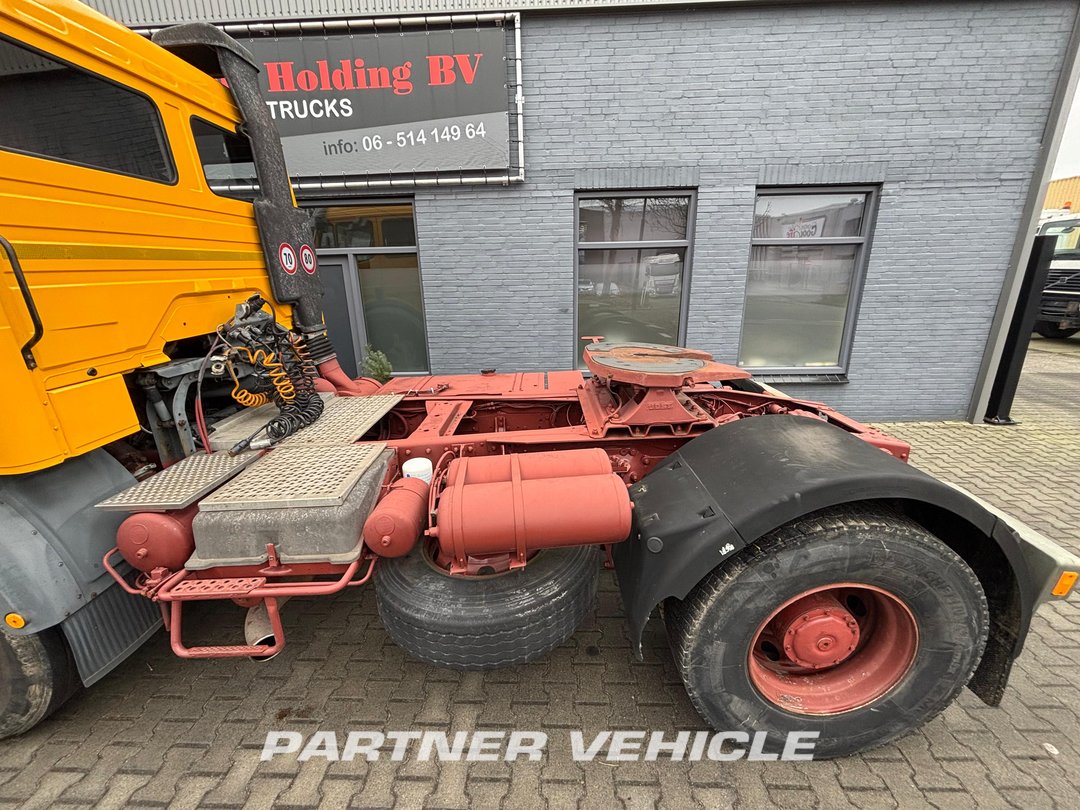 frontLeft : Mercedes SK1838 Trattore stradale