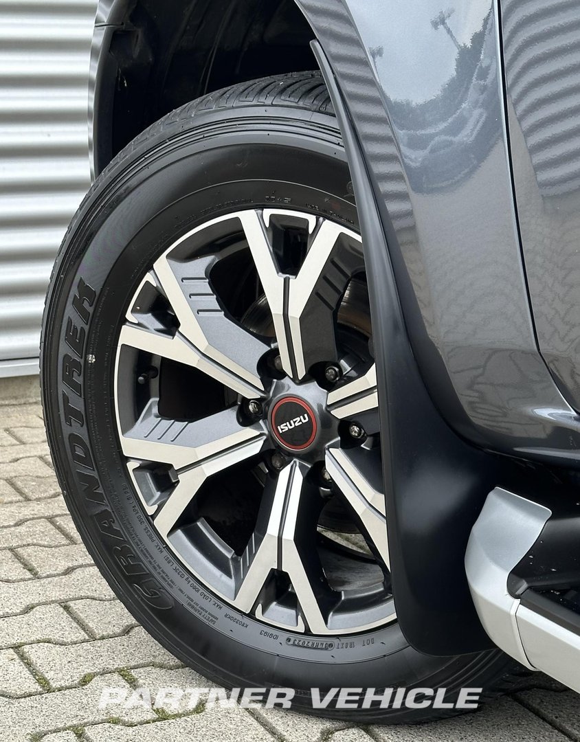frontLeft : Isuzu D-max dubbele cabine Pick-up