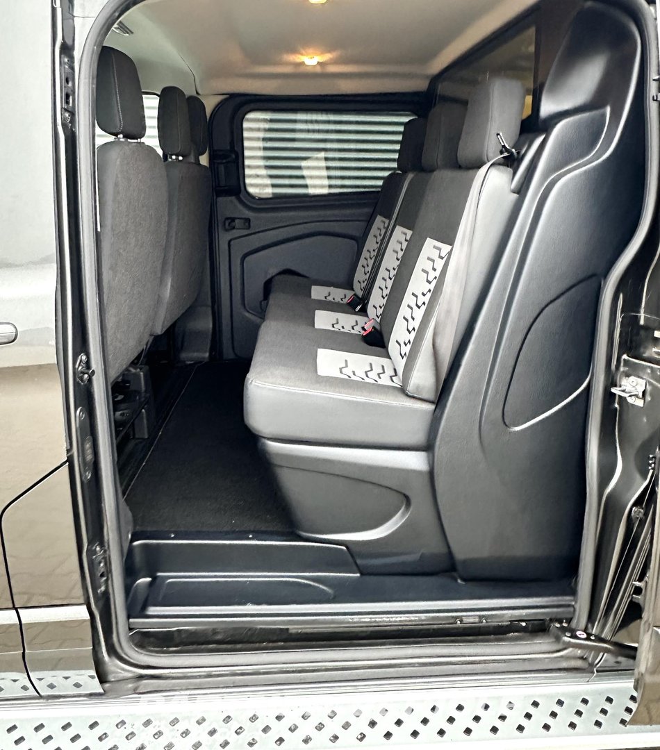 frontLeft : Ford Transit Custom  130PK Fourgon utilitaire