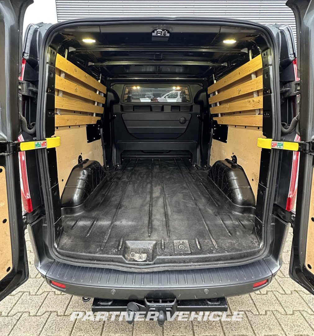 frontLeft : Ford Transit Custom  130PK Fourgon utilitaire