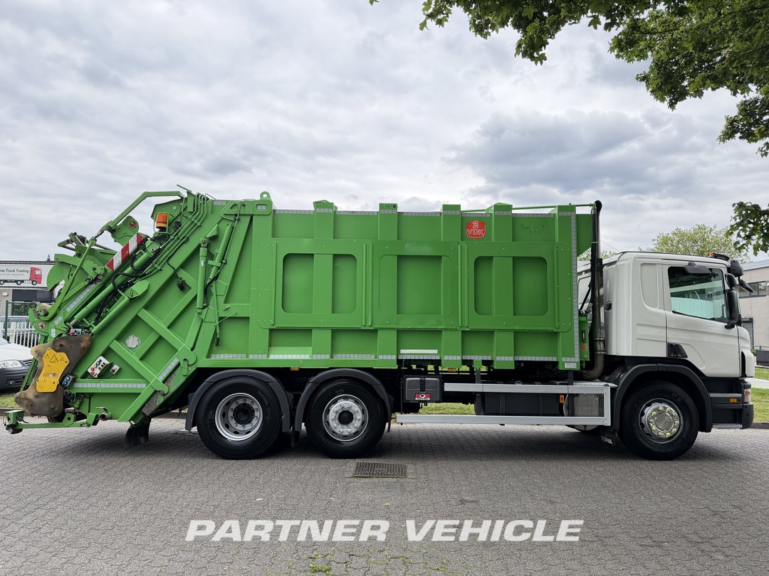 frontLeft : Scania P320 Camion de basura