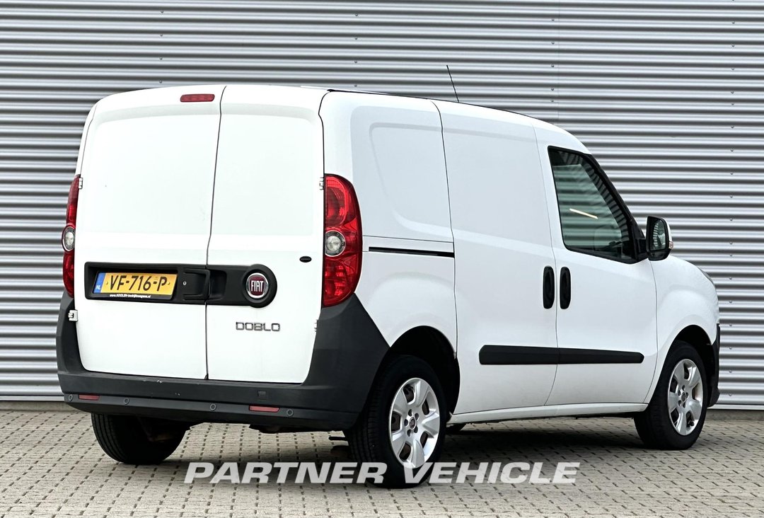 frontLeft : Fiat Doblo 1.3 MJ MARGE Furgão