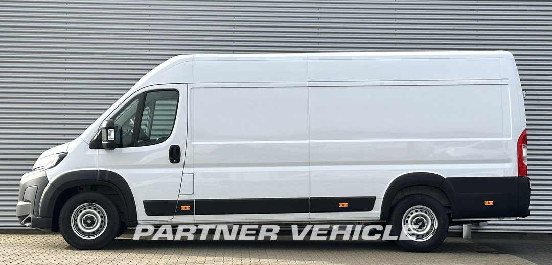 frontLeft : Fiat Ducato 180PK Furgonetka