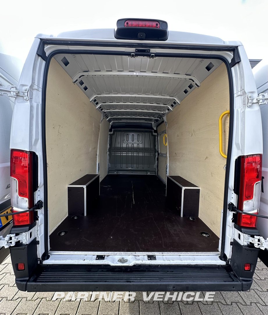 frontLeft : Fiat Ducato 180PK Furgonetka