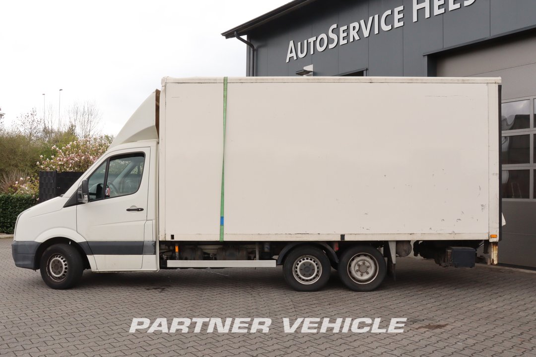 frontLeft : Volkswagen Crafter 160pk BE Kombination
