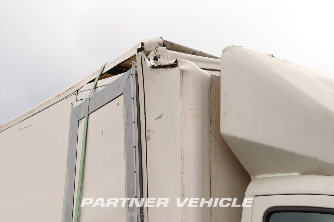 frontLeft : Volkswagen Crafter 160pk BE Kombination
