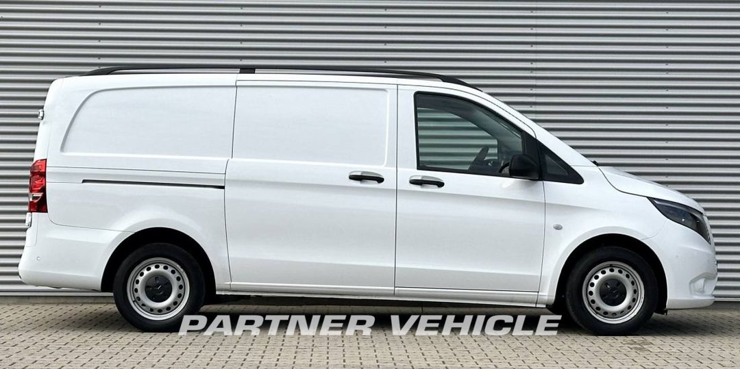frontLeft : Mercedes Vito 114 Kastenwagen