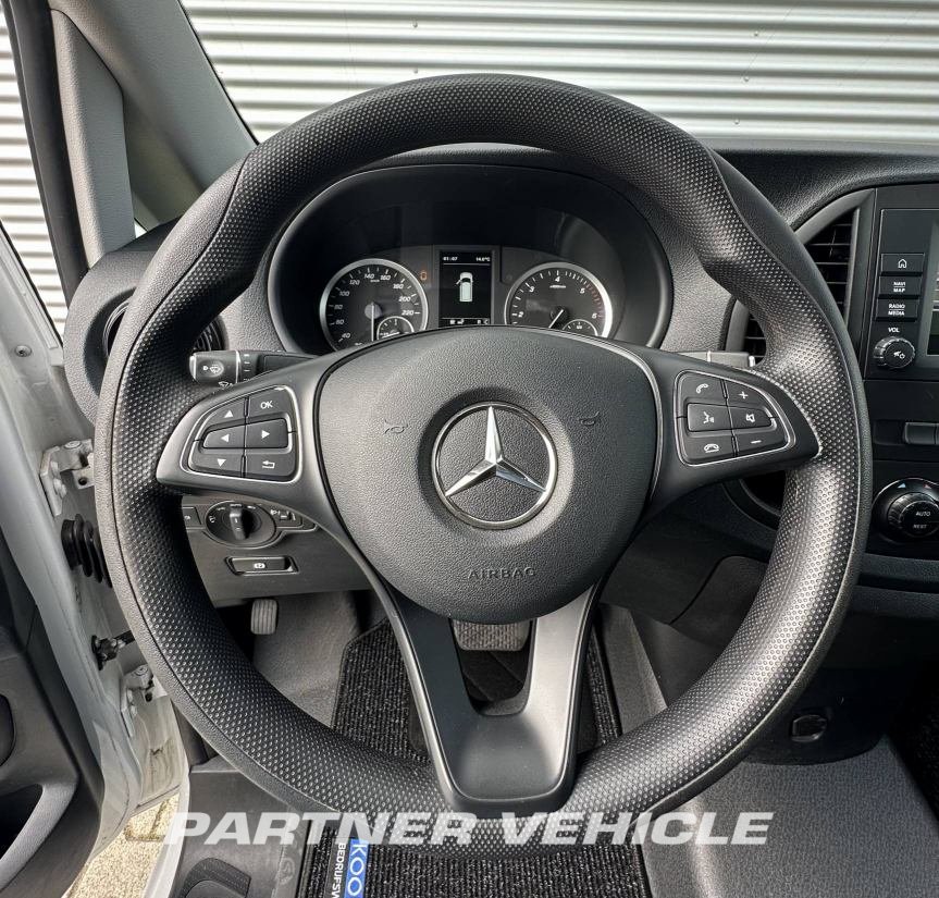 frontLeft : Mercedes Vito 114 Kastenwagen