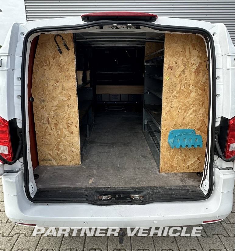 frontLeft : Mercedes Vito 114 Kastenwagen