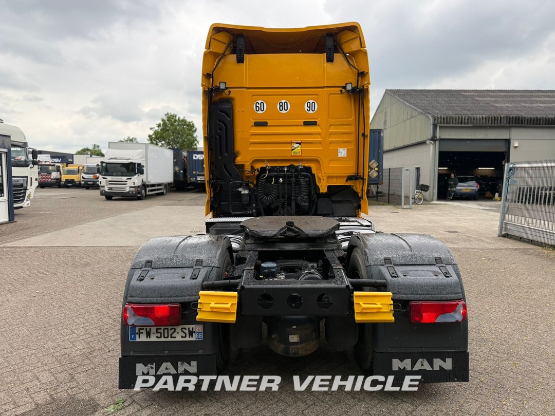frontLeft : MAN TGX 18.470 Trækker
