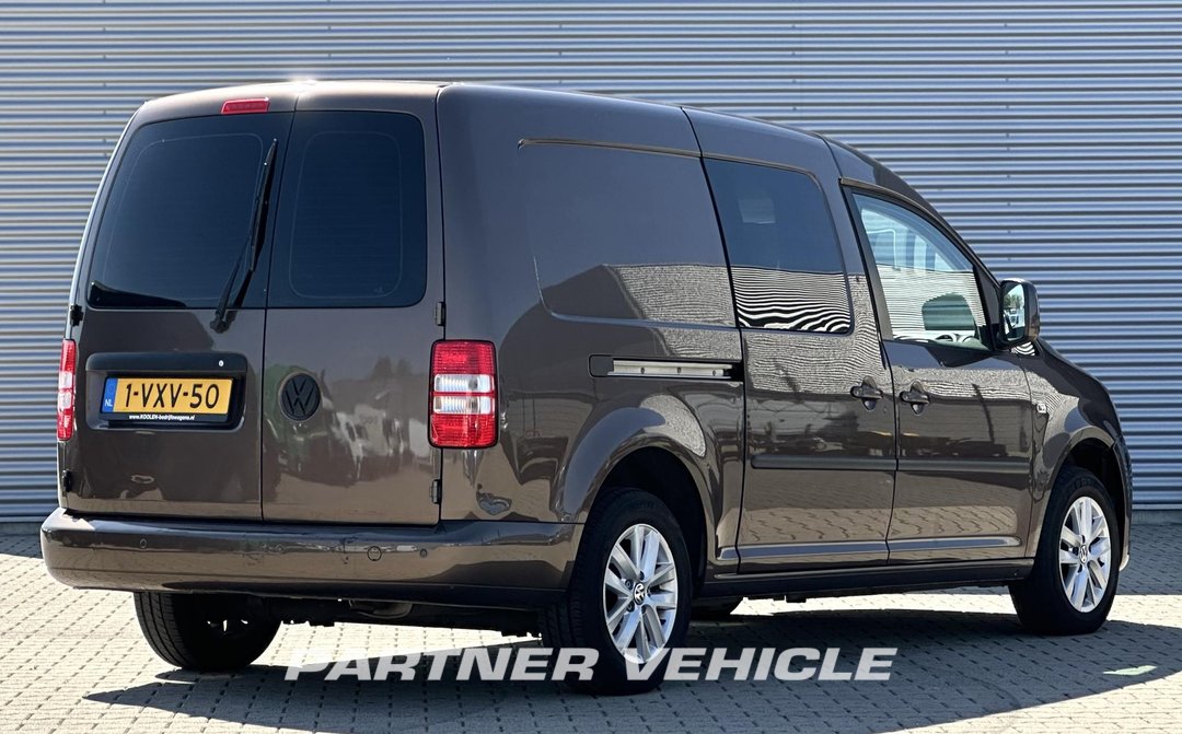 frontLeft : Volkswagen Caddy 102PK Затворен ван