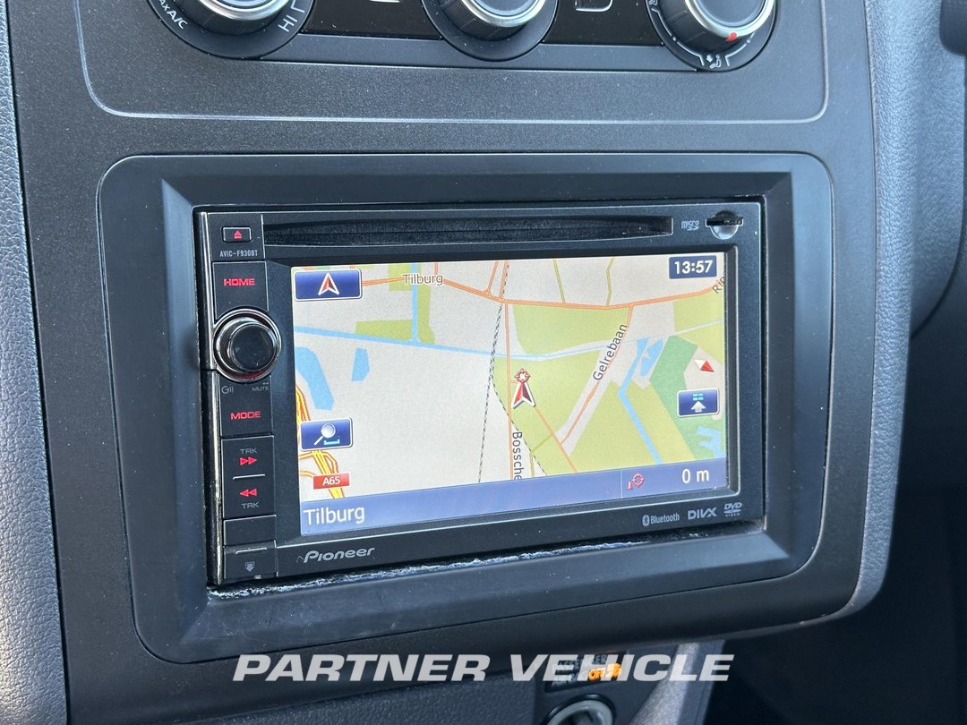 frontLeft : Volkswagen Caddy 102PK Затворен ван