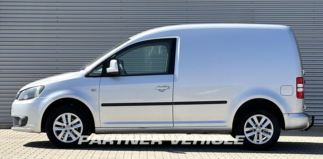 frontLeft : Volkswagen Caddy 102PK Затворен ван