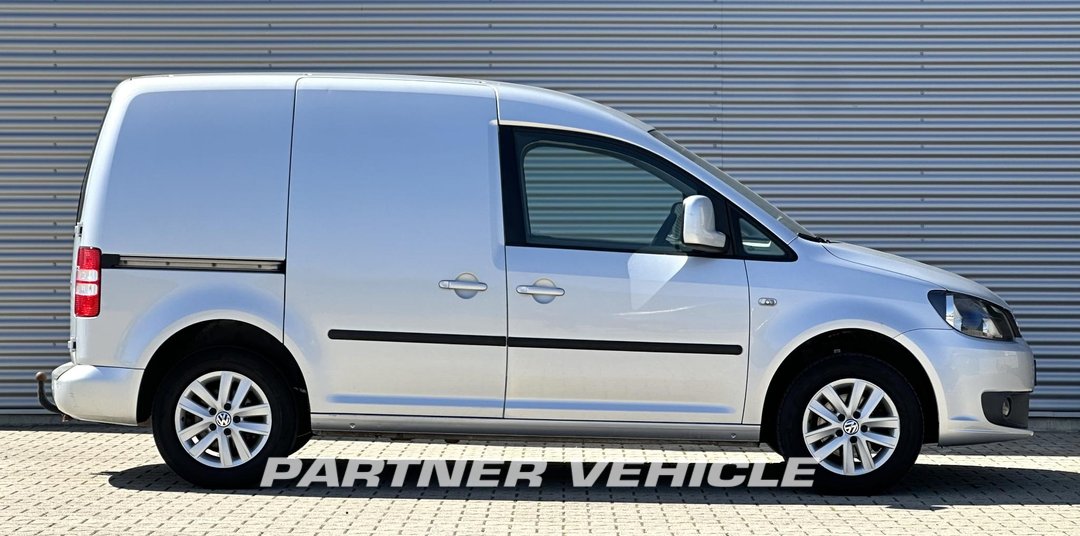 frontLeft : Volkswagen Caddy 102PK Затворен ван