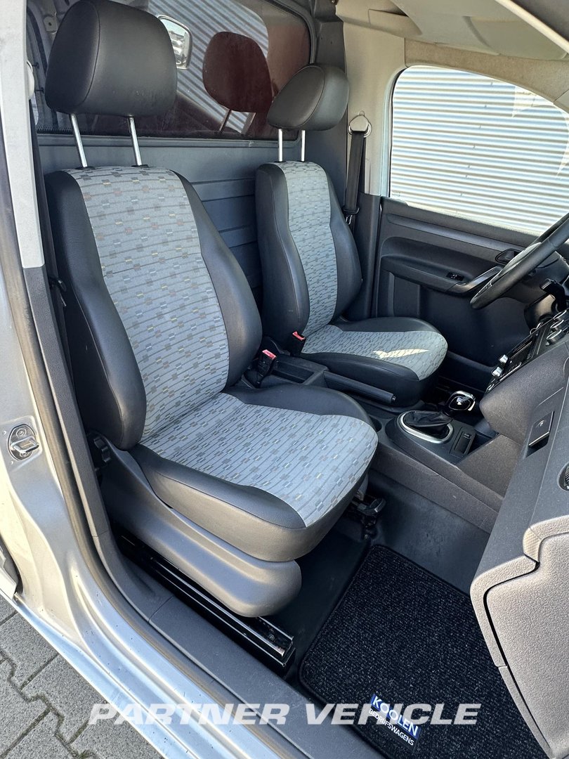 frontLeft : Volkswagen Caddy 102PK Затворен ван