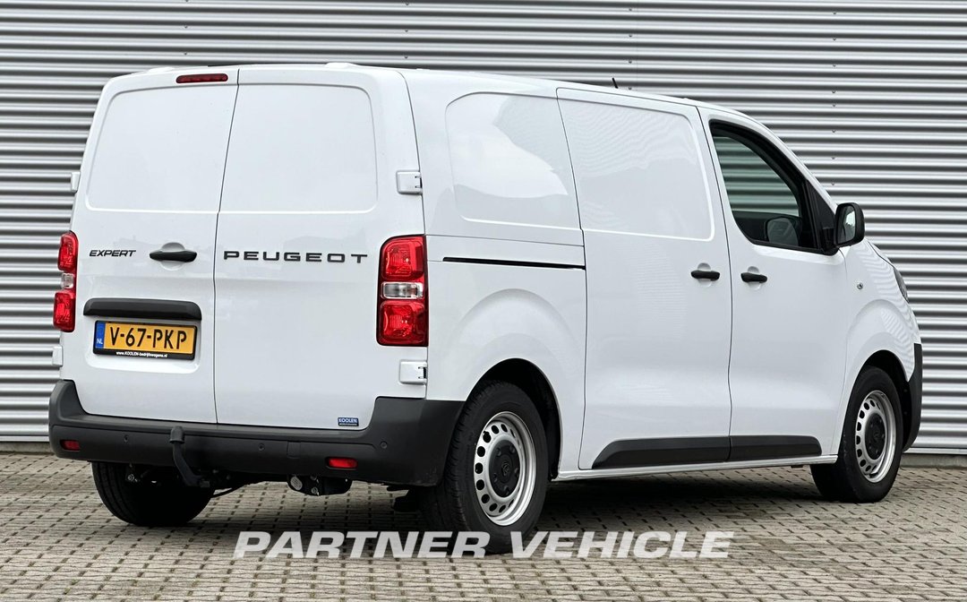 frontLeft : Peugeot Expert 140PK Minibussar skåpbilar