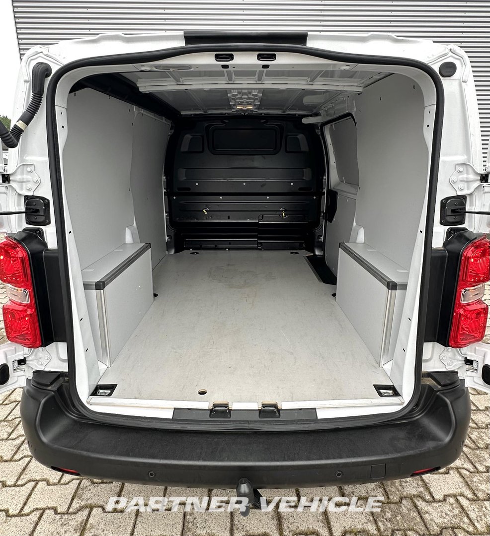 frontLeft : Peugeot Expert 140PK Minibussar skåpbilar