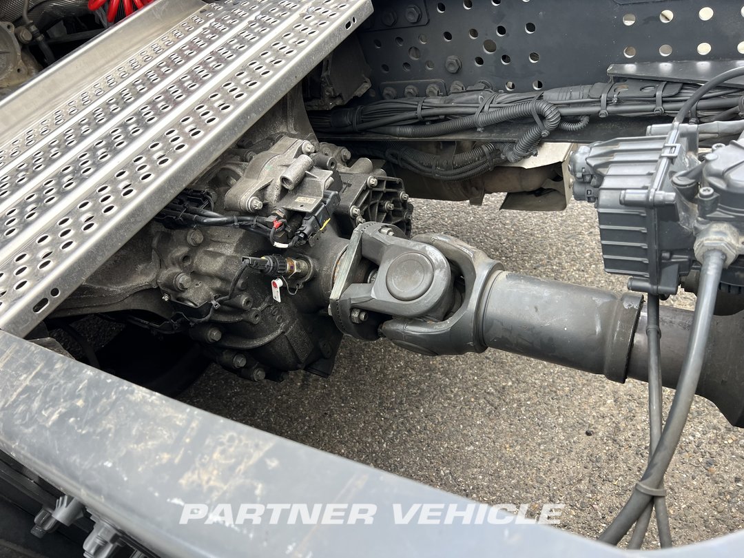 frontLeft : Mercedes Actros 1845 Tractor