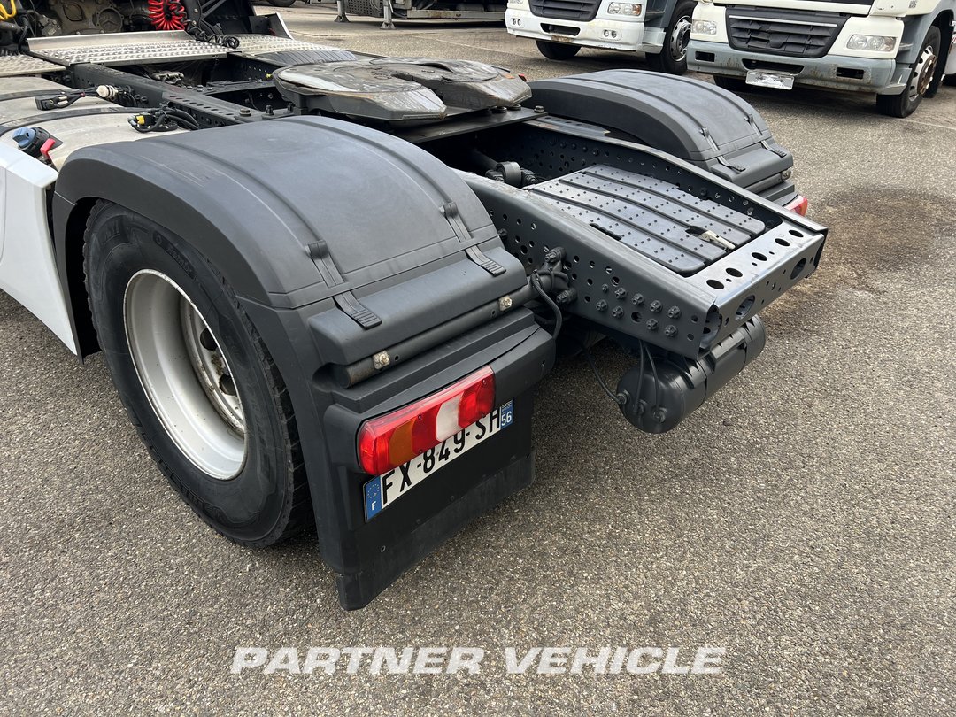 frontLeft : Mercedes Actros 1845 Tractor