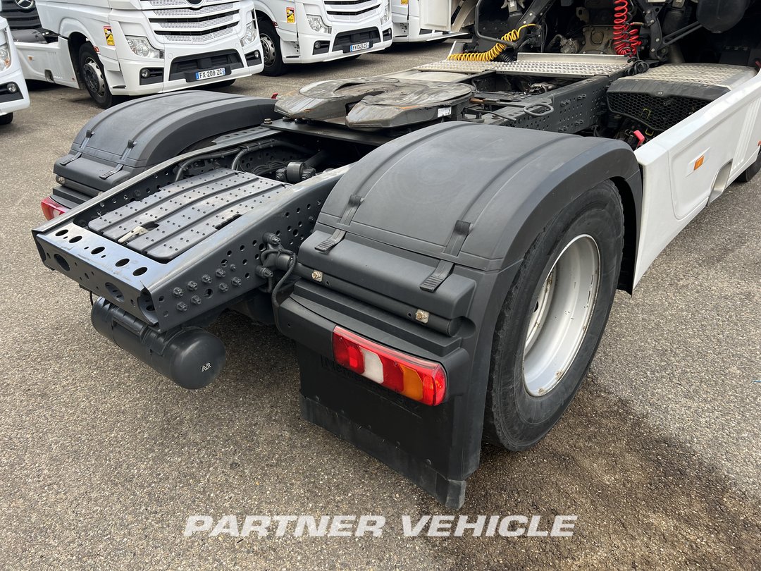frontLeft : Mercedes Actros 1845 Tractor