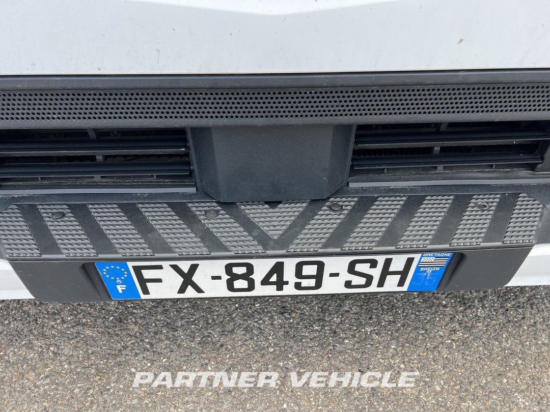 frontLeft : Mercedes Actros 1845 Tractor