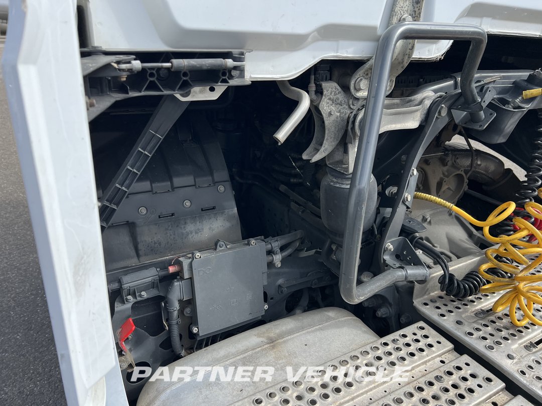 frontLeft : Mercedes Actros 1845 Cap tractor